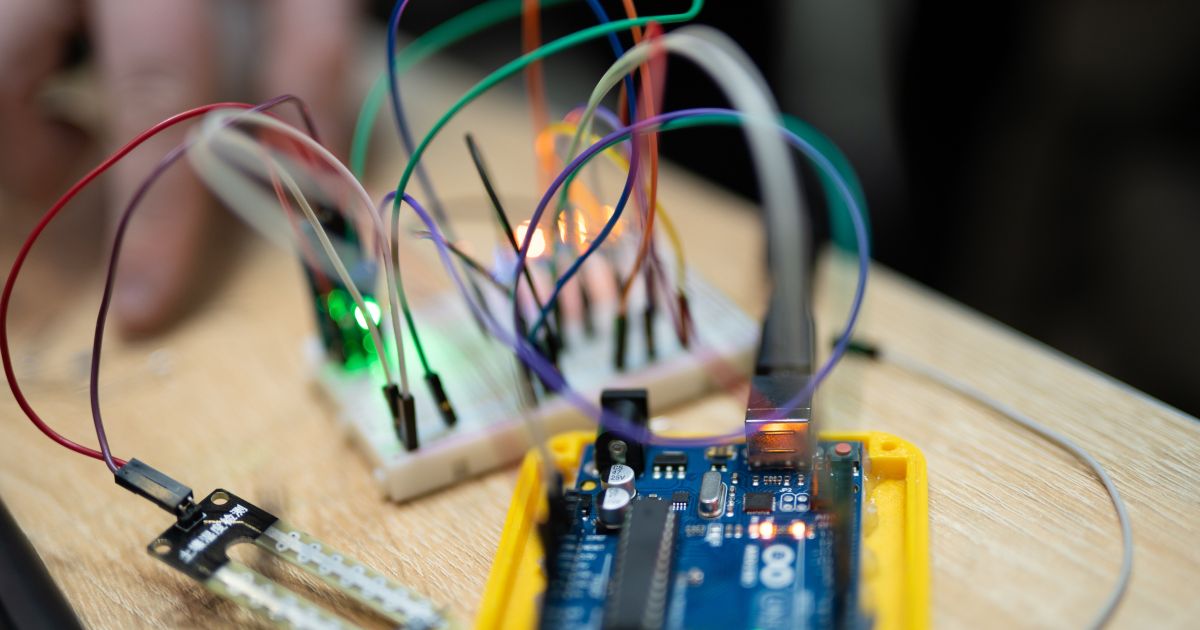 ECAD-MCAD Collaboration in PCB Layout Minimizing Mechanical Conflicts Early