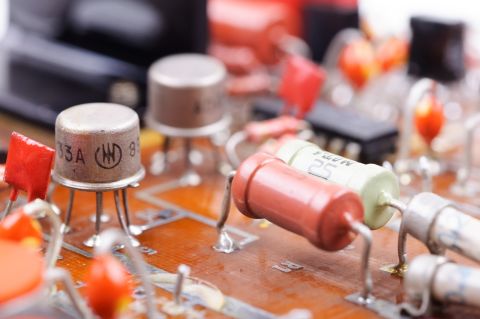 スルーホール技術を使用する理由