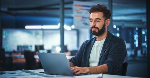 Человек, овладевающий подбором компонентов, не покидая своего рабочего места