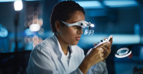 Новые программы подготовки кадров для печатных плат и полупроводников