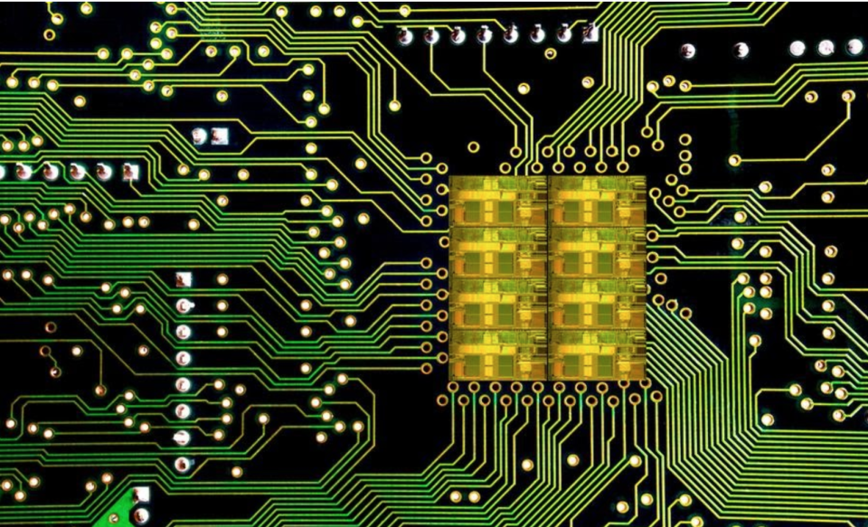 Analyse et modélisation de l'impédance du réseau passif d’alimentation (PDN) des PCB : du schéma au routage