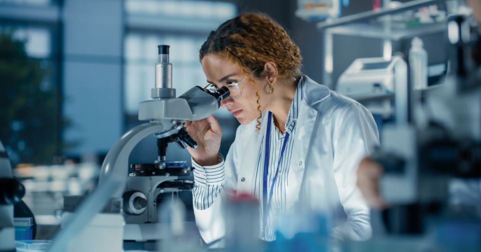 Chiến lược Quản lý Dữ liệu cho Tuân thủ Điện tử Y tế