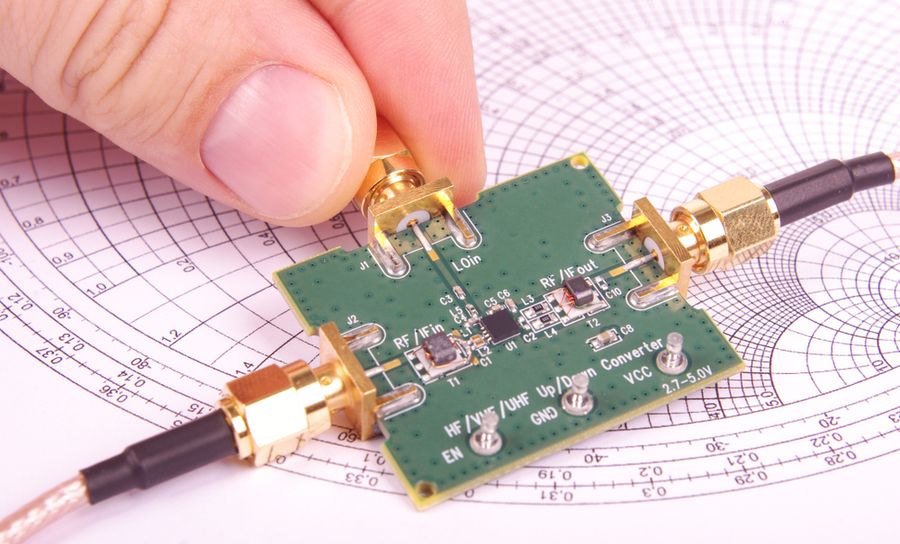 Symulacja modulacji częstotliwości w Altium Designer