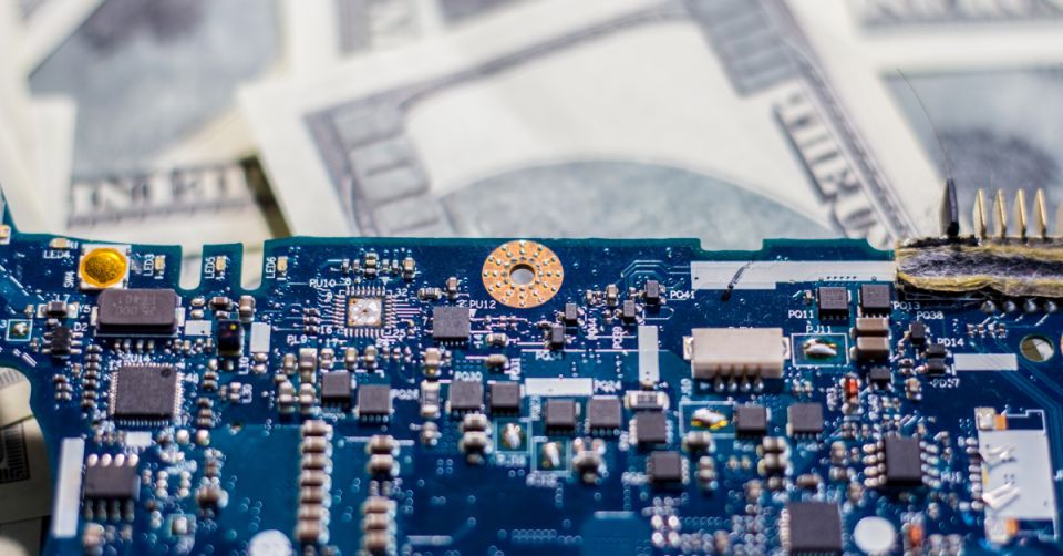 メーカーとディストリビューターが電子部品の価格を設定する方法