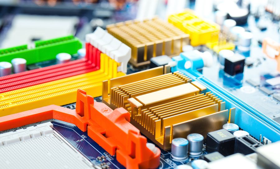 Projekty EMI/EMC: redukcja szumów na układzie płytki PCB przez izolowanie sygnałów AC i DC