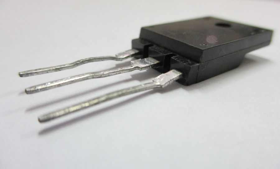 Dopasowanie impedancji wzmacniacza RF w zakresie częstotliwości mikrofalowych i milimetrowych