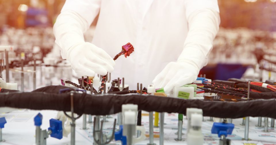 Checking the wiring systems on control desk