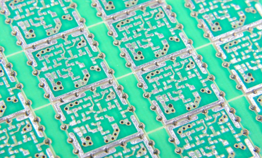 Wie Sie mit den richtigen PCB-Massestrukturen für geringere elektromagnetische Störungen in Mixed-Signal-Systemen sorgen